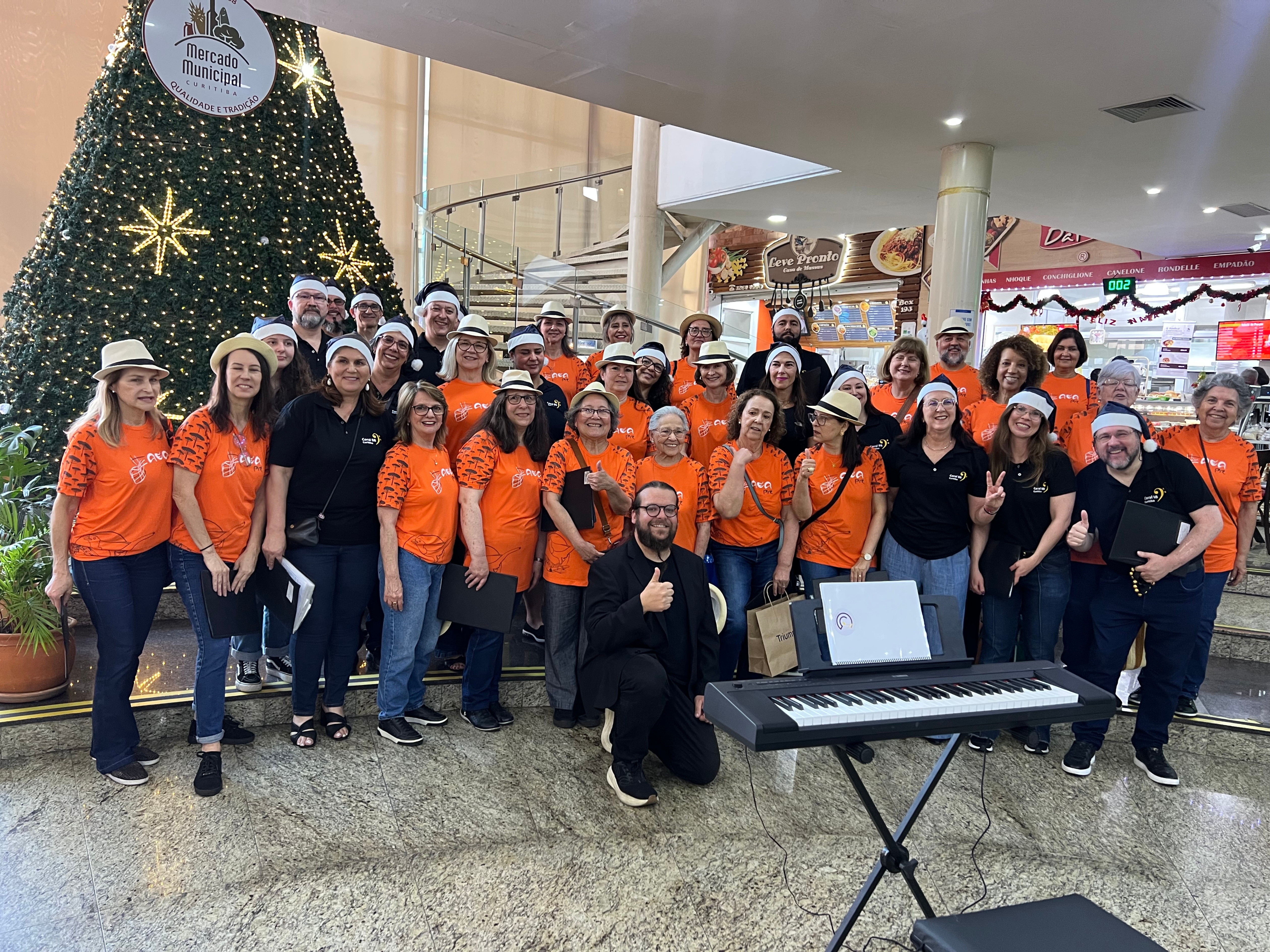 Coral da AEA-PR faz apresentações para alegrar o Natal; participe em 2026!